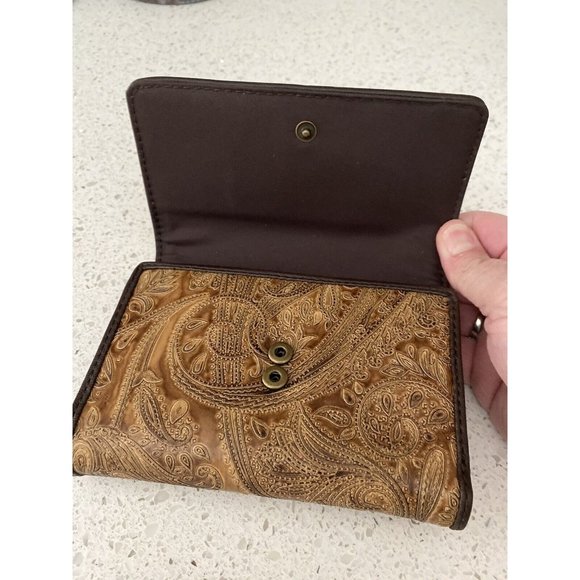 Relic Brown Faux/Vegan Leather Trifold Wallet 4.5 X 6” Excellent Condition! - Picture 7 of 9